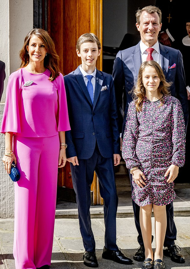 有中国血统的丹麦王子闪耀巴黎！王妃一身粉色美翻，比王储妃还美 图6