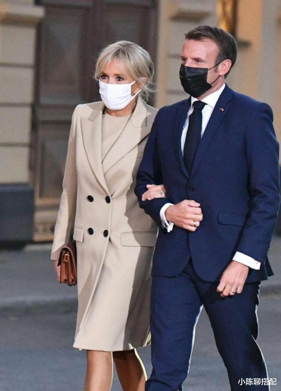 法国第一夫人：比丈夫大24岁，气质优雅不做作，穿衣不像70岁的人