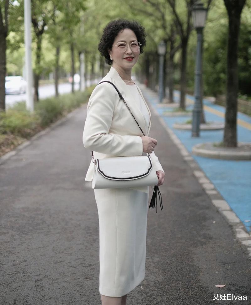 女人可以不漂亮，但一定要有气质！学这位上海外婆穿衣，优雅大气 图12