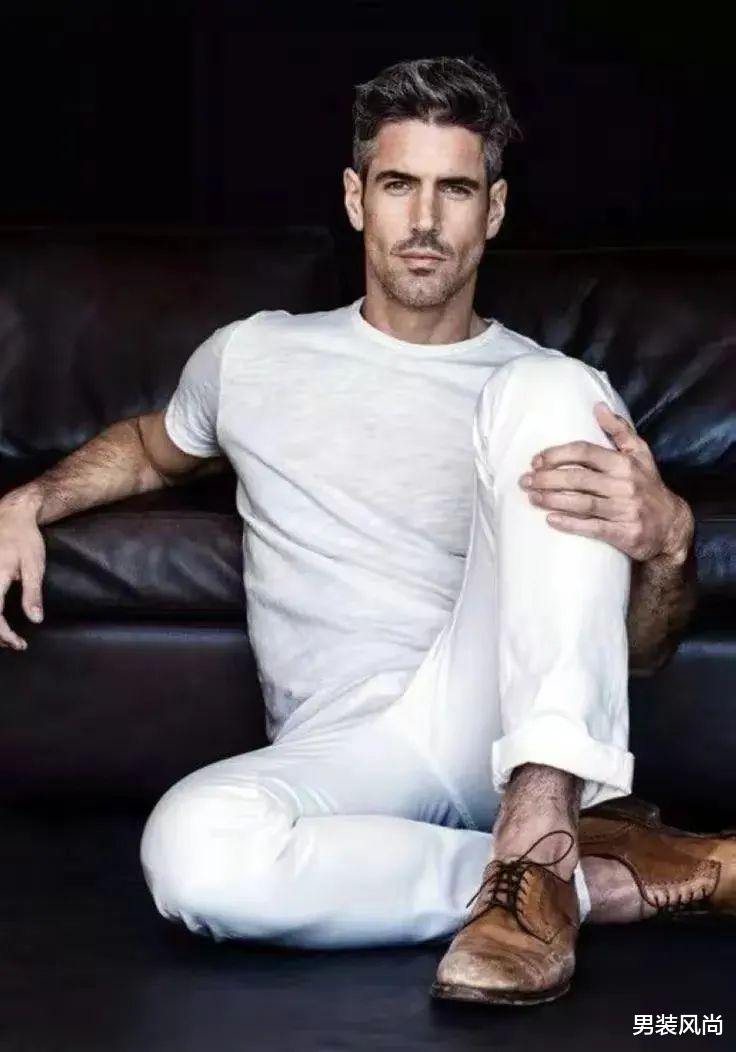 夏季男士白色牛仔裤如何搭配各类单品，既显高级时尚又显品味气质？ 图4