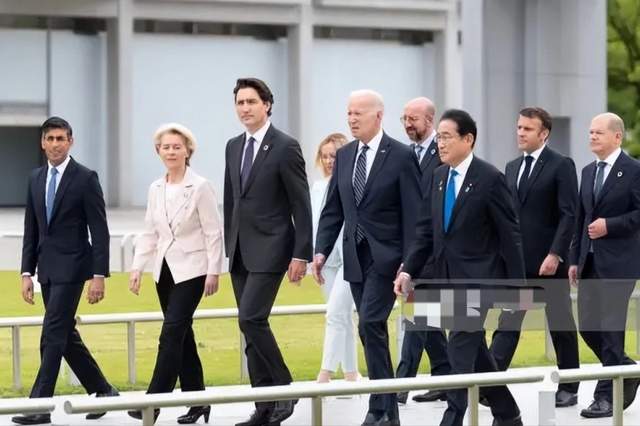 日本广岛G7首日大合影来啦！坐大圆桌吃午饭，意大利女总理美出圈 图7