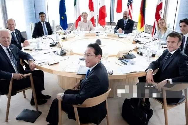 日本广岛G7首日大合影来啦！坐大圆桌吃午饭，意大利女总理美出圈 图4