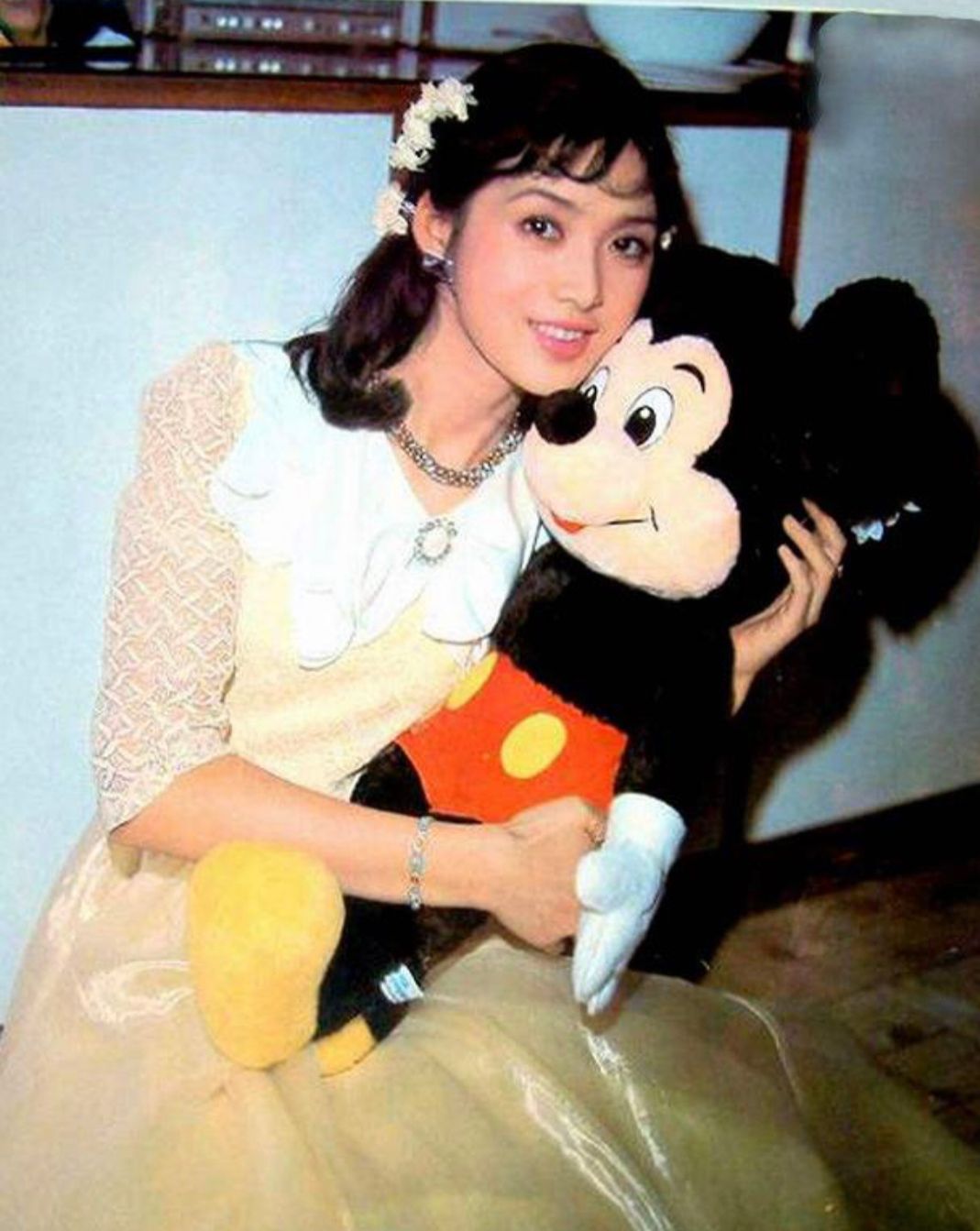 看了龚雪年轻时的照片，才发现：80年代的中国美女，到底有多惊艳 图4